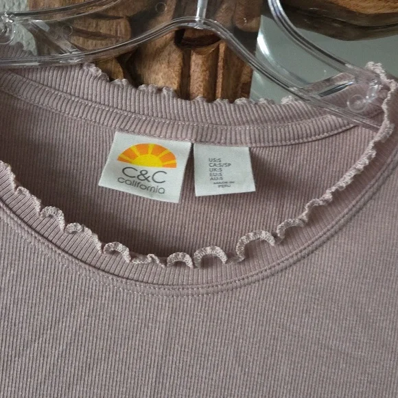 C&C California NWT Mauve Short Sleeve Top - Picture 2 of 6
